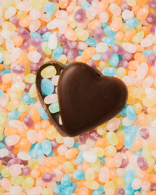 Cuore di Cioccolato Fondente Ripieno di Gocce di Rosolio